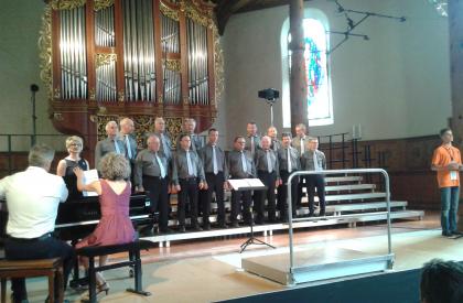 Männerchor Schlatt vor dem Auftritt