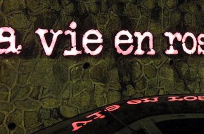 Nichts ist so vergänglich wie der letzte Auftritt. Wir arbeiten mit Freude und grosser Lust an der Zukunft.